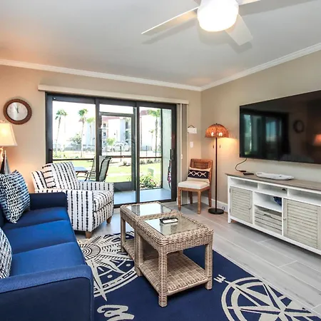 Spacious 2Nd Floor Condo Steps From The Beach On Sanibel Island 2C1